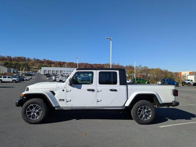 new 2025 Jeep Gladiator car, priced at $44,413