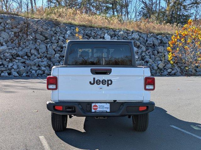 new 2025 Jeep Gladiator car, priced at $44,413