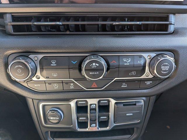 new 2025 Jeep Gladiator car, priced at $44,413