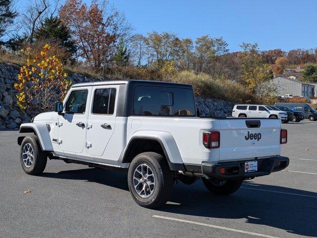 new 2025 Jeep Gladiator car, priced at $44,413