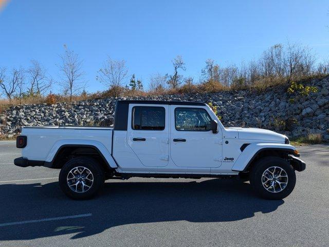 new 2025 Jeep Gladiator car, priced at $44,413
