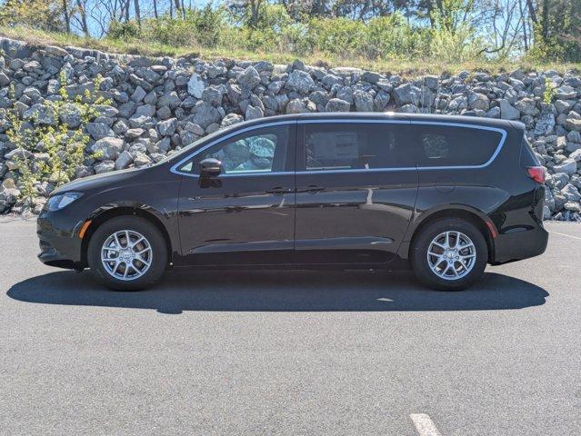 new 2025 Chrysler Voyager car