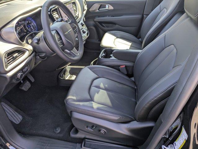 new 2025 Chrysler Voyager car