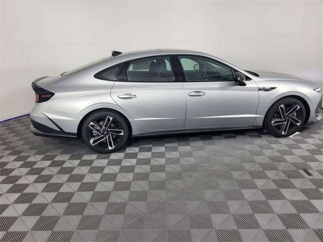 new 2025 Hyundai Sonata car, priced at $35,989