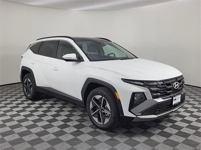 new 2025 Hyundai TUCSON Hybrid car, priced at $37,453