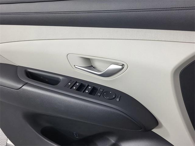 new 2025 Hyundai TUCSON Hybrid car, priced at $36,254