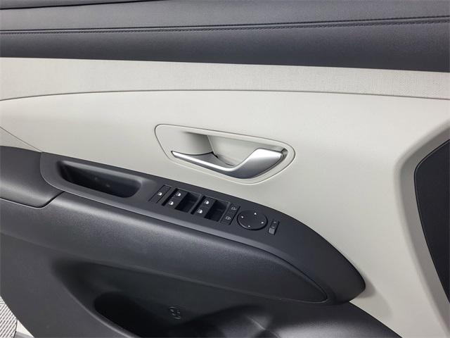 new 2025 Hyundai TUCSON Hybrid car, priced at $34,704