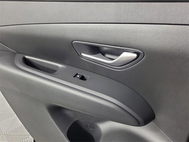 new 2025 Hyundai TUCSON Hybrid car