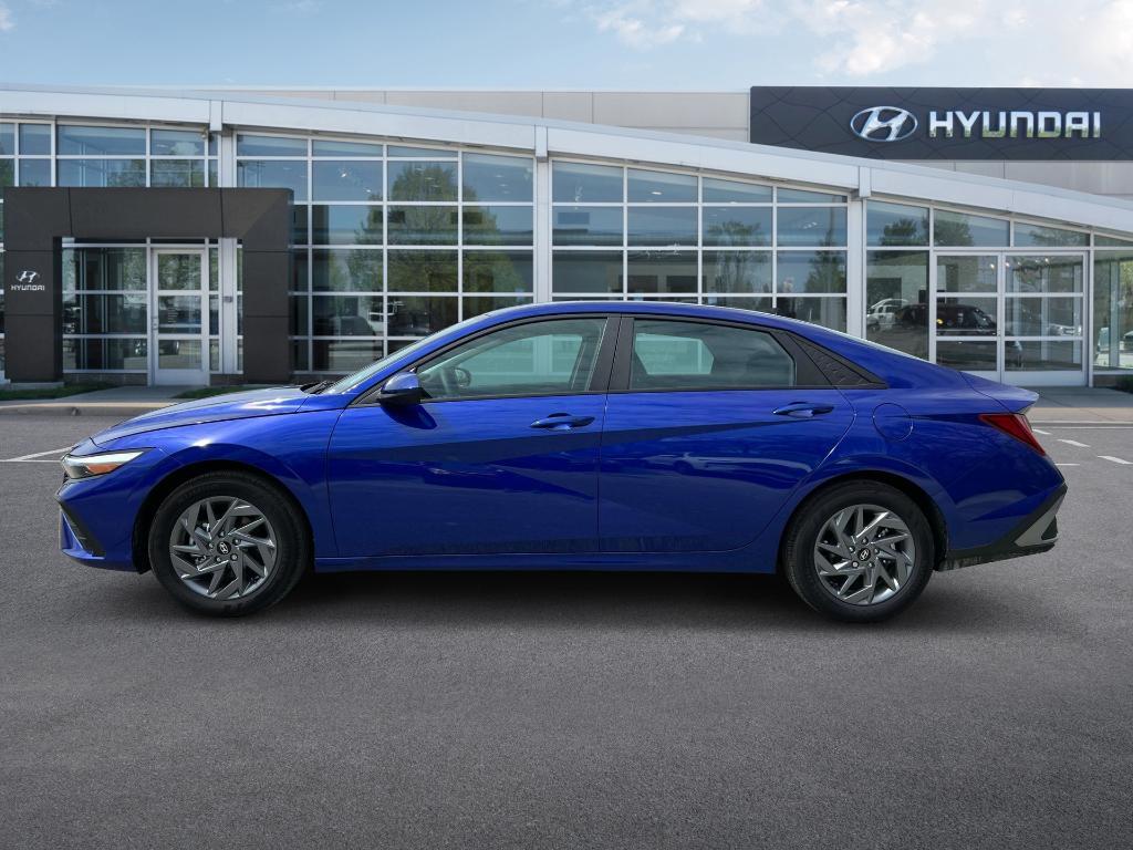 new 2025 Hyundai Elantra HEV car, priced at $26,678