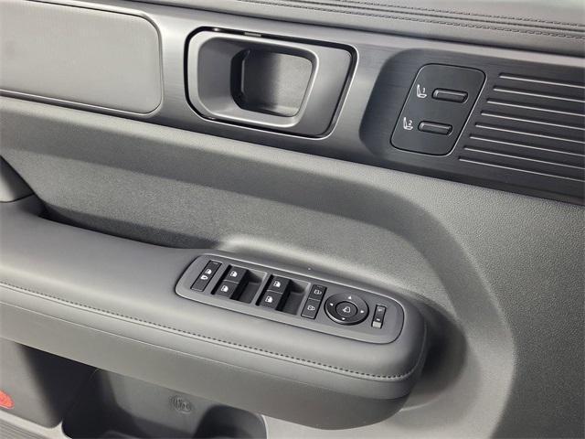 new 2025 Hyundai SANTA FE HEV car, priced at $49,683