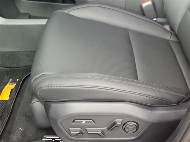 new 2025 Hyundai SANTA FE HEV car, priced at $49,667