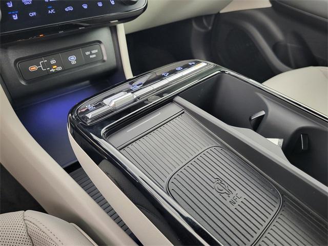 new 2025 Hyundai TUCSON Hybrid car, priced at $39,724