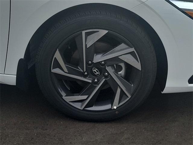 new 2024 Hyundai Elantra car, priced at $25,952
