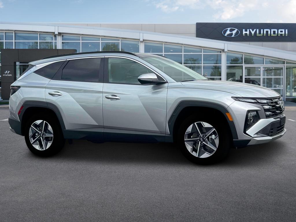 new 2025 Hyundai TUCSON Hybrid car, priced at $36,728