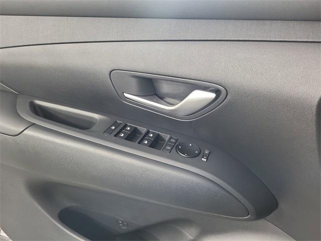 new 2025 Hyundai TUCSON Hybrid car, priced at $36,818