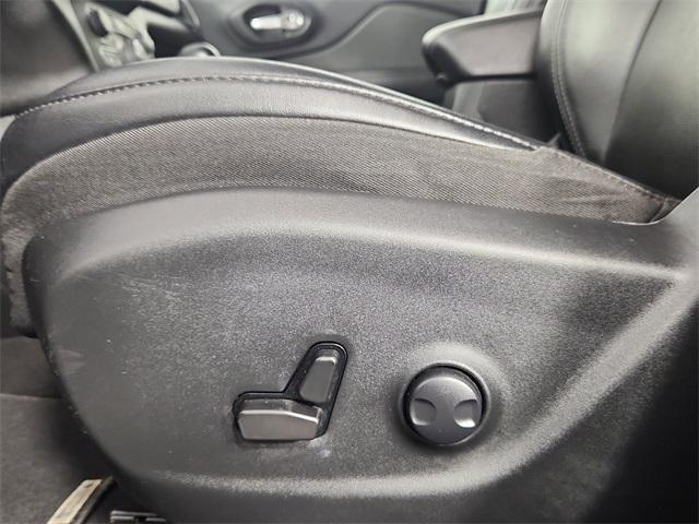 used 2023 Jeep Cherokee car, priced at $25,199