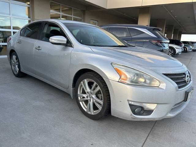 used 2013 Nissan Altima car, priced at $10,699