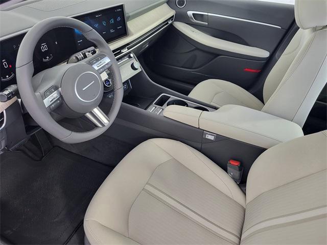 new 2025 Hyundai Sonata Hybrid car, priced at $30,678