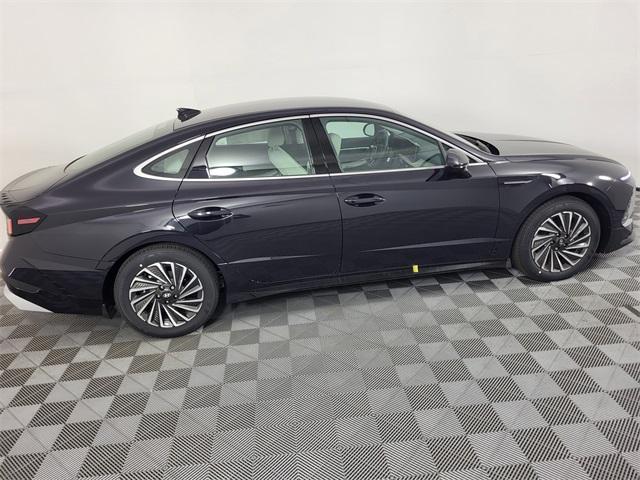 new 2025 Hyundai Sonata Hybrid car, priced at $30,678
