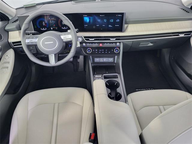 new 2025 Hyundai Sonata Hybrid car, priced at $30,678