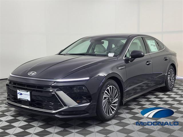 new 2025 Hyundai Sonata Hybrid car, priced at $30,678