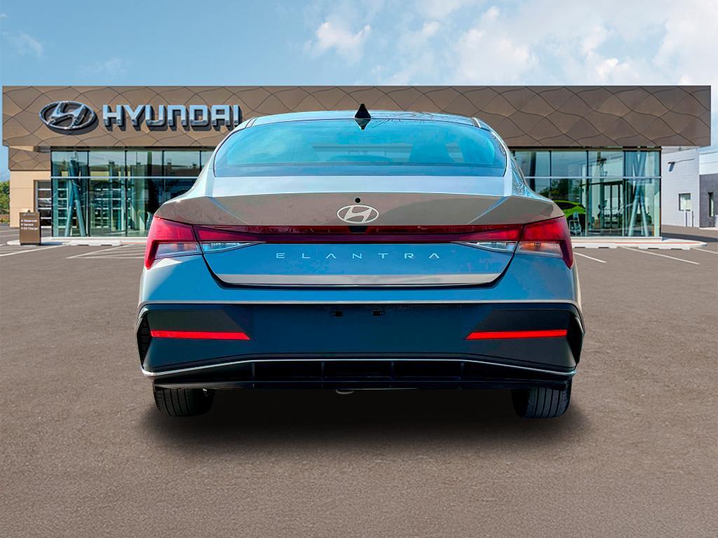 new 2024 Hyundai Elantra car, priced at $23,879