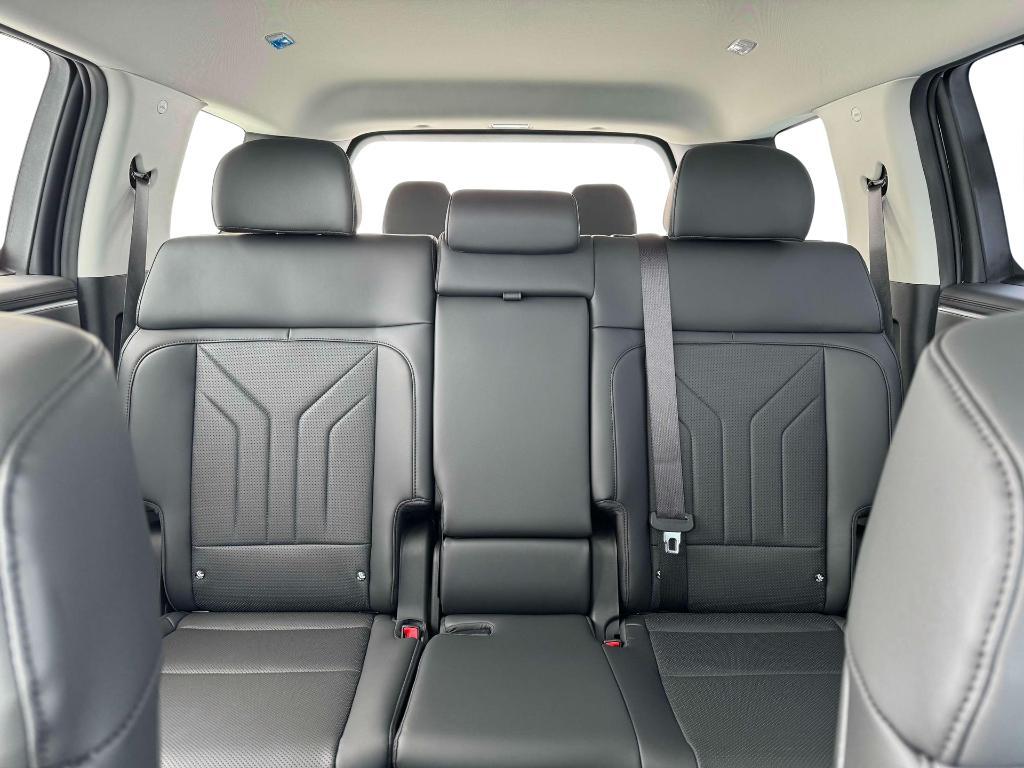 new 2025 Hyundai SANTA FE HEV car, priced at $40,412