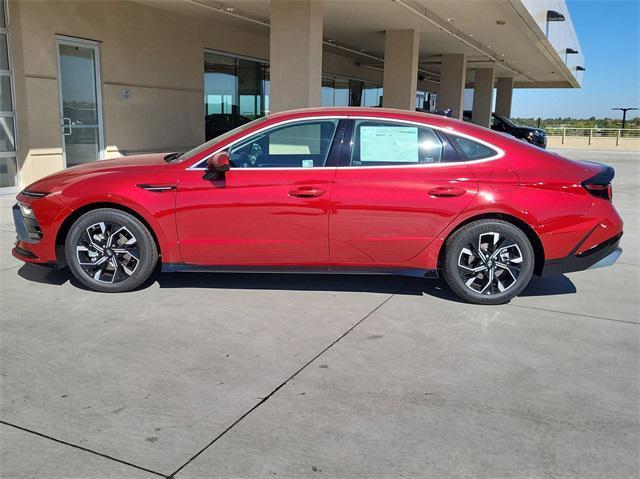 new 2025 Hyundai Sonata car, priced at $29,281