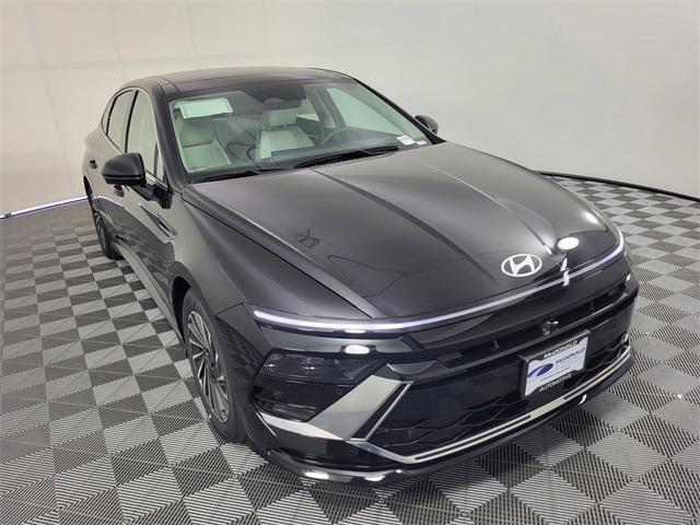 new 2025 Hyundai Sonata Hybrid car, priced at $37,128