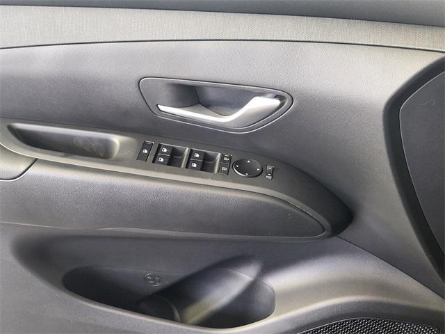 new 2025 Hyundai TUCSON Hybrid car, priced at $37,458