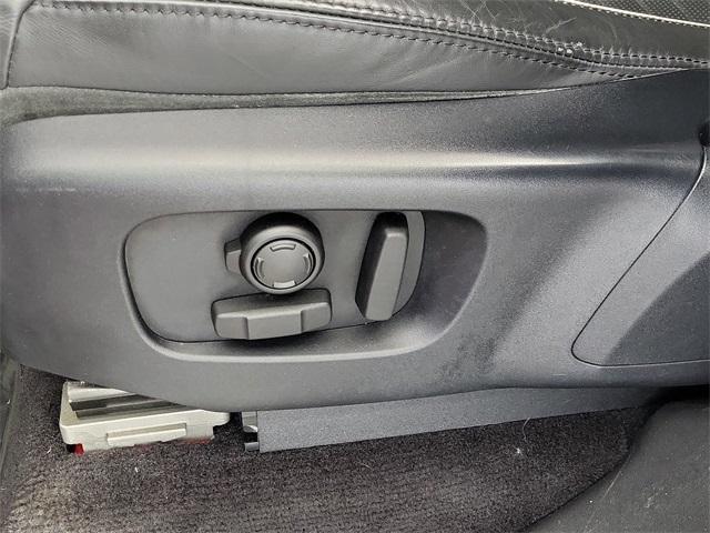 used 2017 Land Rover Discovery car, priced at $16,299