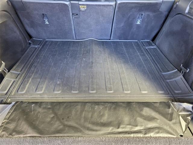 used 2017 Land Rover Discovery car, priced at $16,299