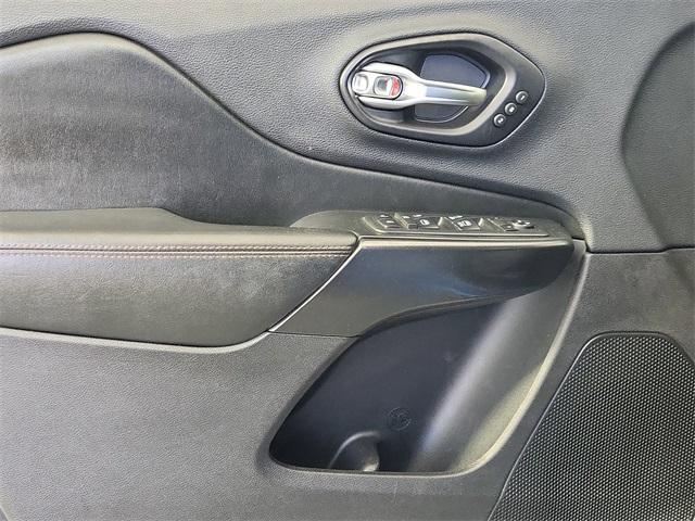 used 2019 Jeep Cherokee car, priced at $18,299