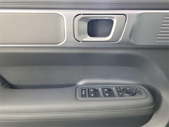 new 2025 Hyundai Santa Fe car, priced at $39,079