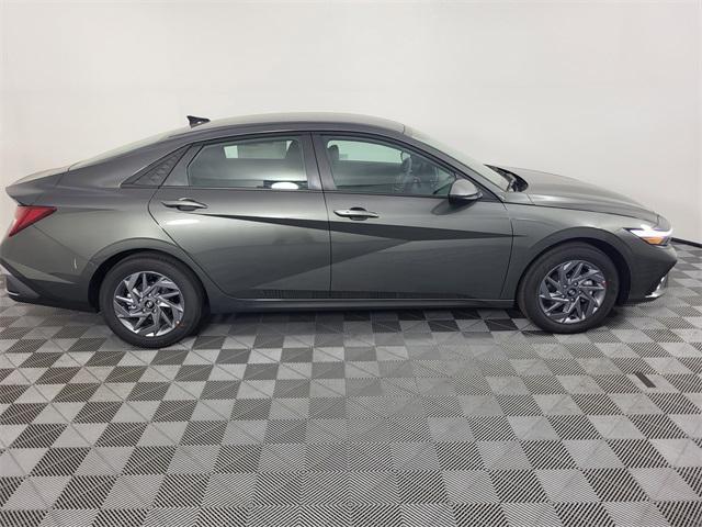 new 2025 Hyundai ELANTRA HEV car, priced at $25,558