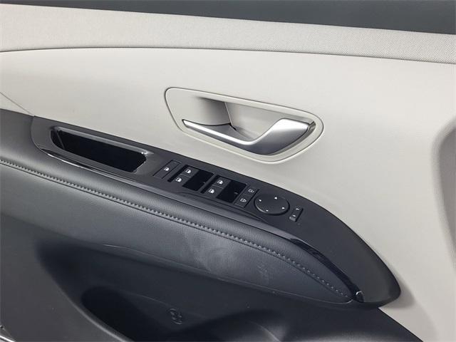 new 2025 Hyundai TUCSON Hybrid car