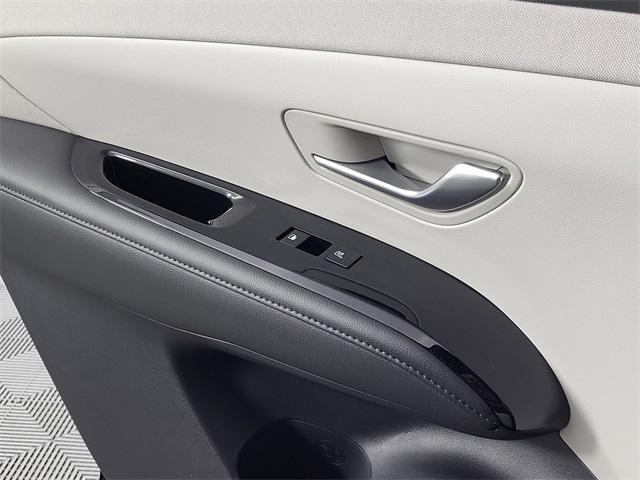 new 2025 Hyundai TUCSON Hybrid car