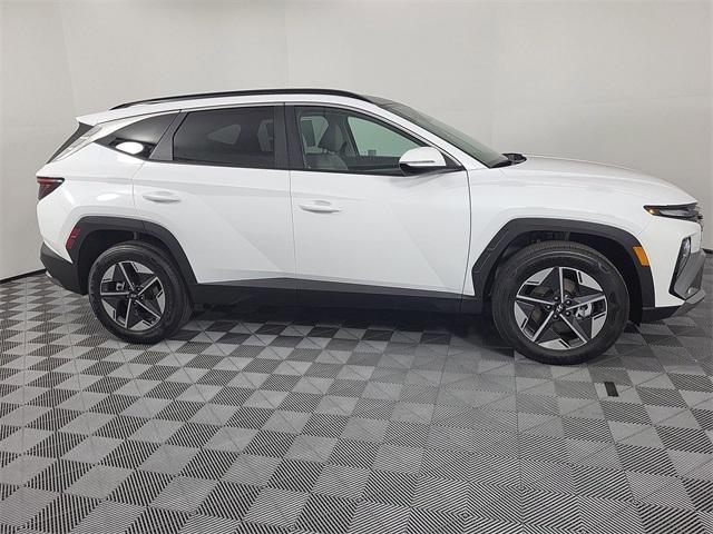 new 2025 Hyundai TUCSON Hybrid car, priced at $37,228