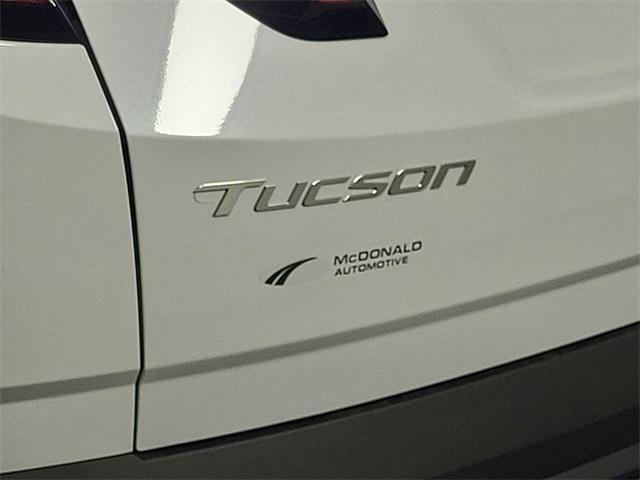 new 2025 Hyundai TUCSON Hybrid car, priced at $37,228