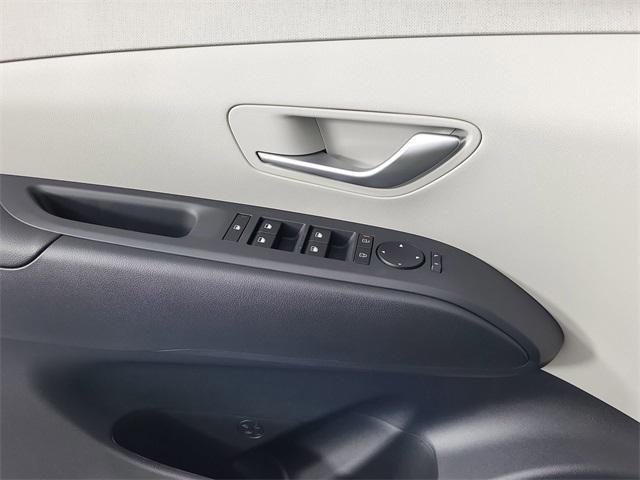 new 2025 Hyundai TUCSON Hybrid car, priced at $37,453
