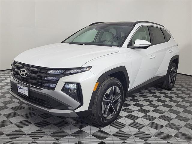 new 2025 Hyundai TUCSON Hybrid car, priced at $37,453