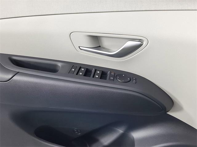 new 2025 Hyundai TUCSON Hybrid car, priced at $37,453