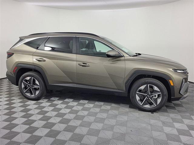 new 2025 Hyundai TUCSON Hybrid car, priced at $36,818