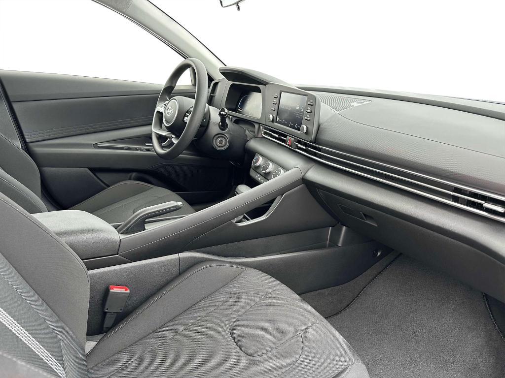 new 2024 Hyundai Elantra car, priced at $22,554