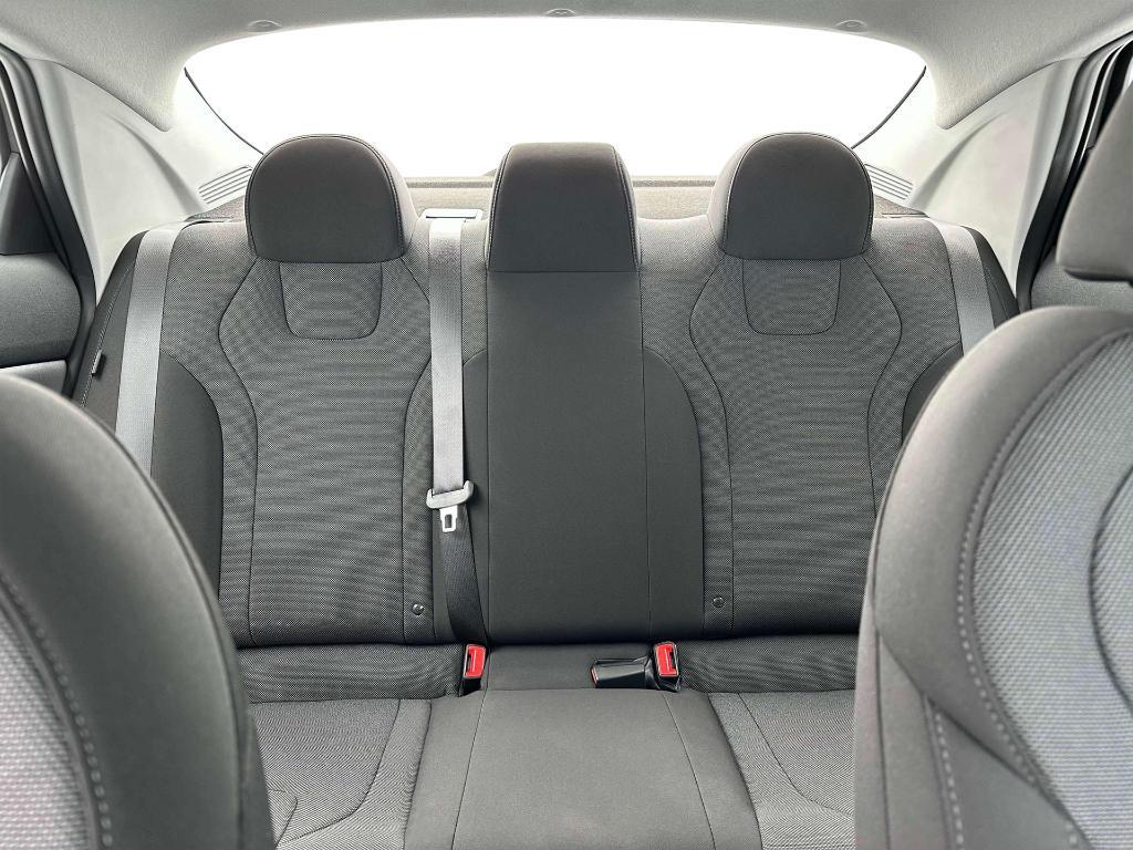 new 2024 Hyundai Elantra car, priced at $22,554