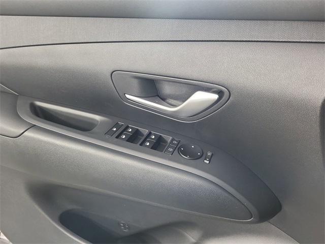 new 2025 Hyundai TUCSON Hybrid car, priced at $36,958
