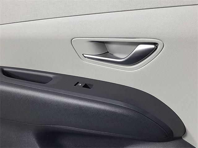 new 2025 Hyundai TUCSON Hybrid car, priced at $36,974