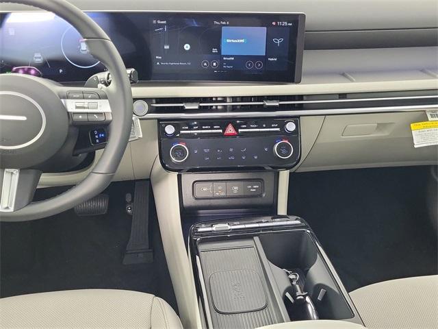 new 2025 Hyundai TUCSON Hybrid car, priced at $36,974