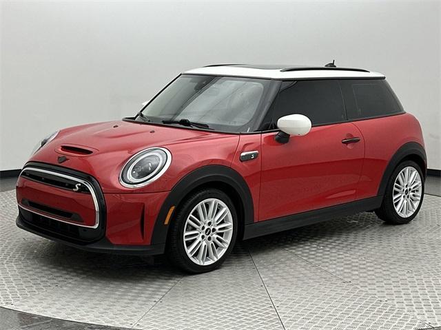 used 2022 MINI SE Hardtop car, priced at $21,129