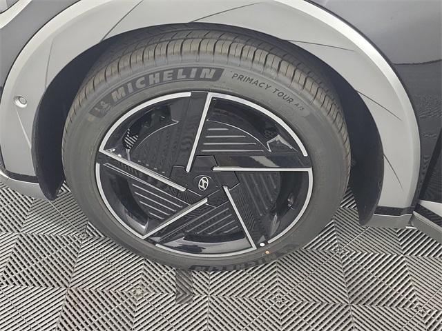 new 2025 Hyundai IONIQ 5 car